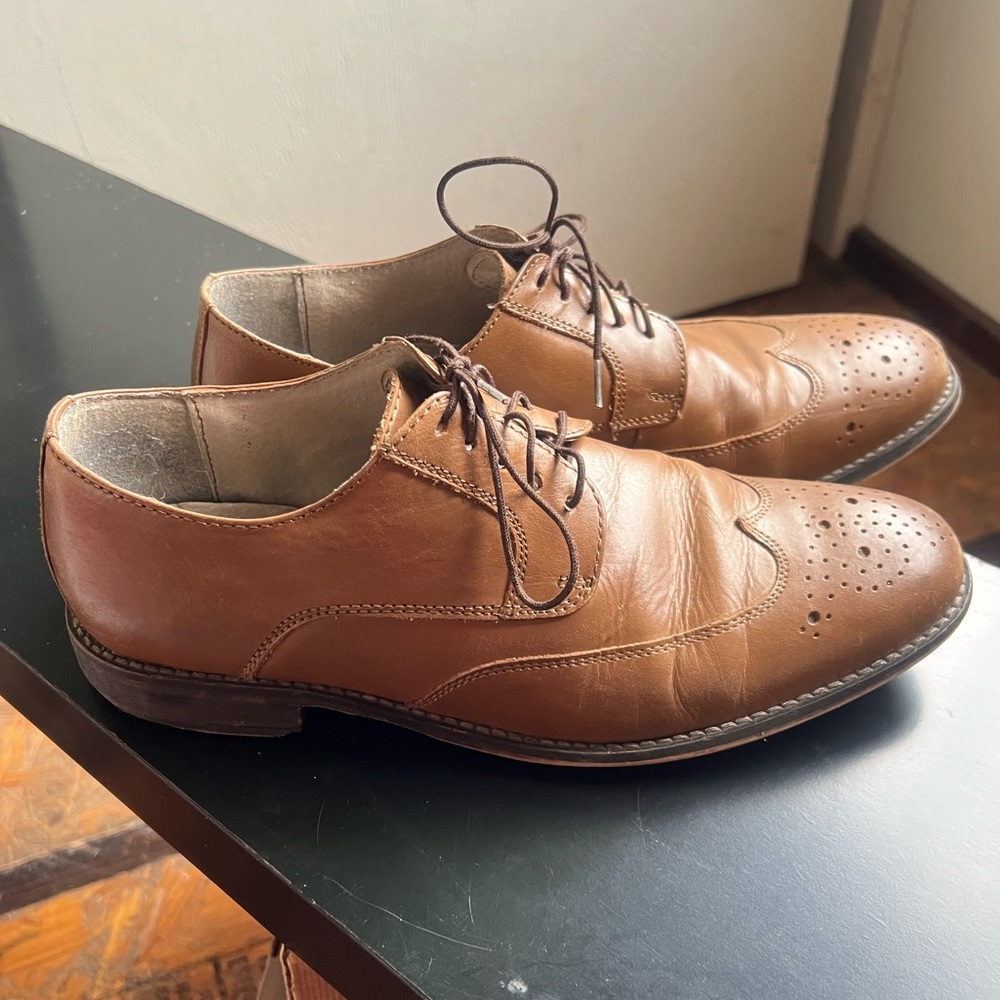 Banana Republic leather brogue